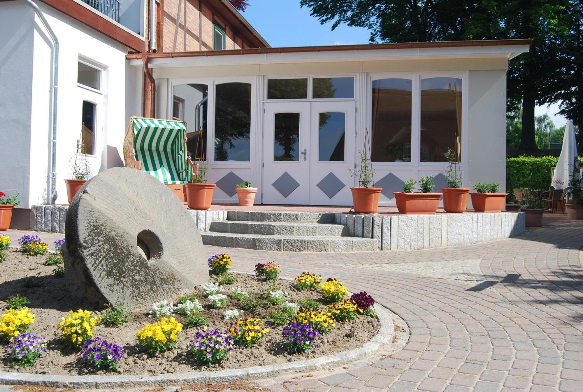 Flair Landhotel Strengliner Muehle Pronstorf Buitenkant foto